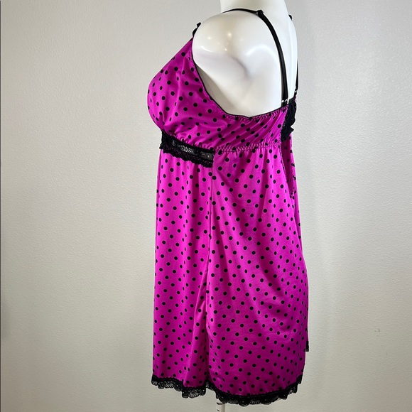 Torrid Fuchsia and Black Polka Dot Lace Chemise Size 2 - Picture 7 of 11